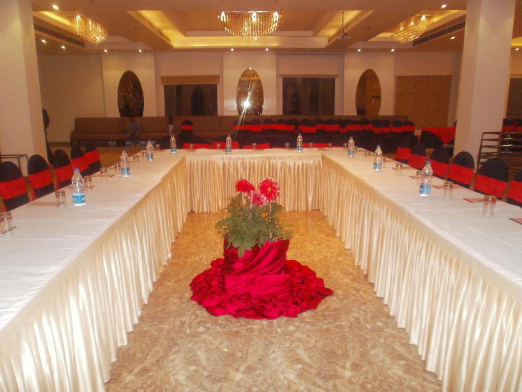 Jassons Sheesh Mahal Murthal Exterior photo